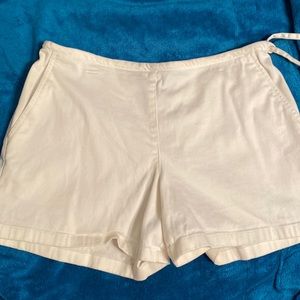 Ann Taylor Size 11 White Shorts
